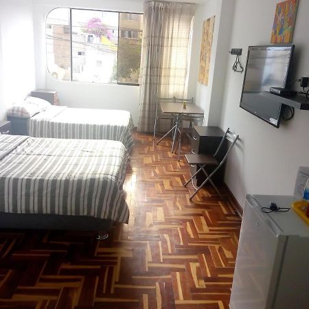 Peruvian Family Hostal Miraflores Lima Ngoại thất bức ảnh