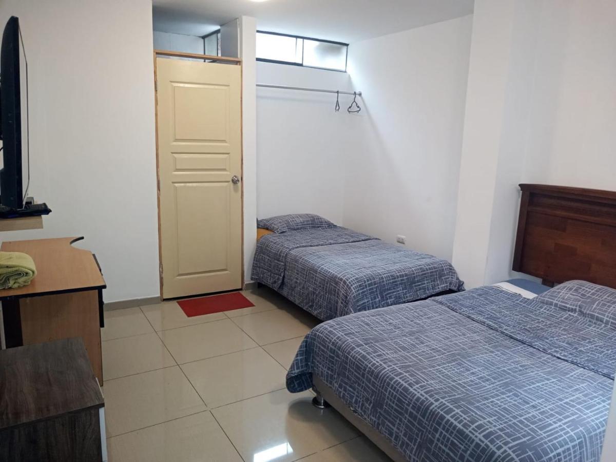 Peruvian Family Hostal Miraflores Lima Ngoại thất bức ảnh