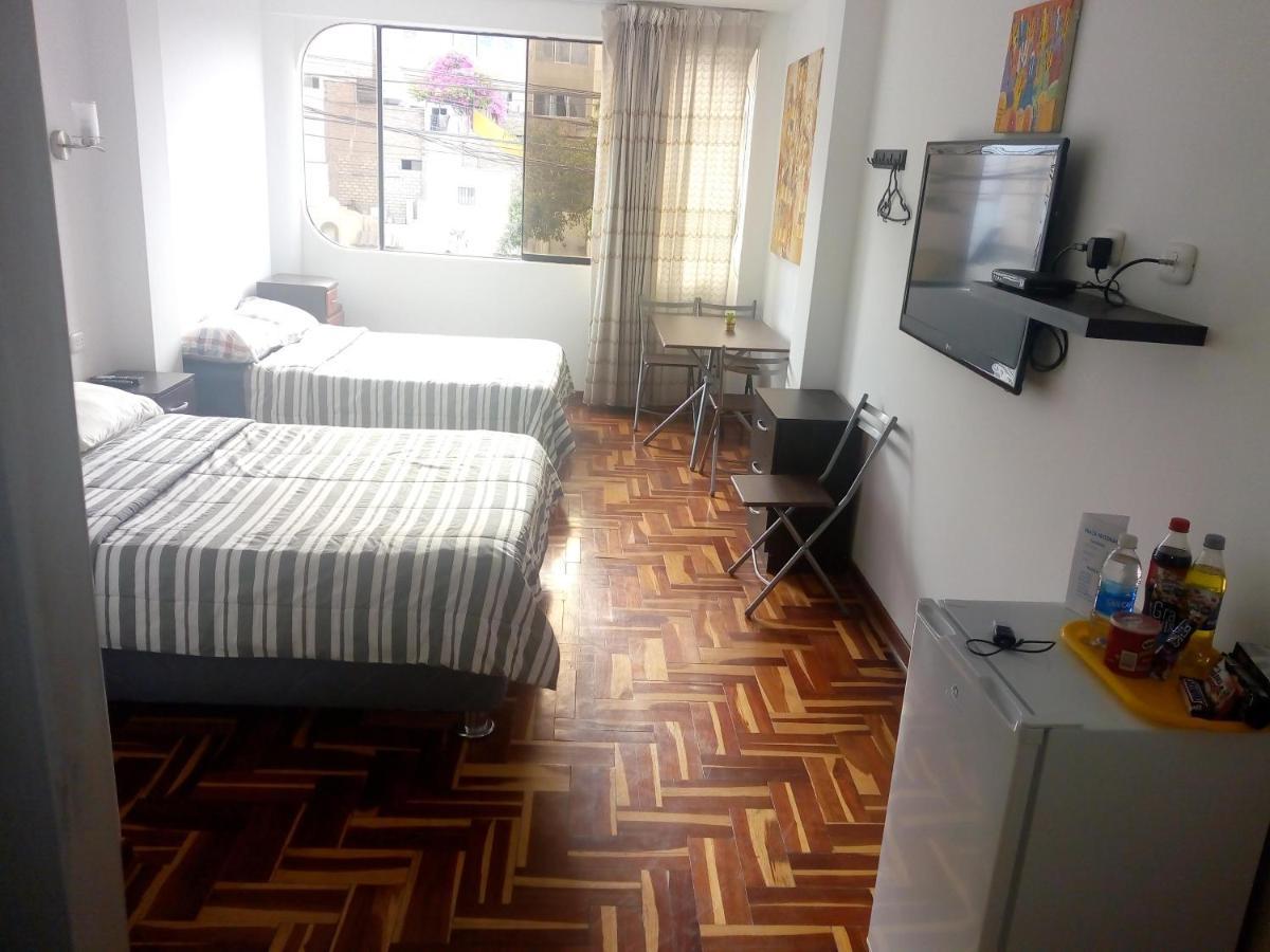 Peruvian Family Hostal Miraflores Lima Ngoại thất bức ảnh